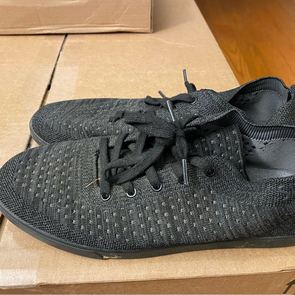 SUAVS Zilker men’s size 12 charcoal